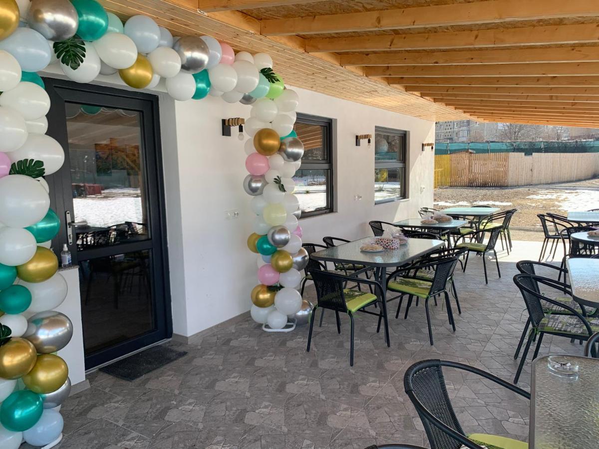 Lumea Copiilor Karina&Adelin Lupeni Hotel Exterior foto